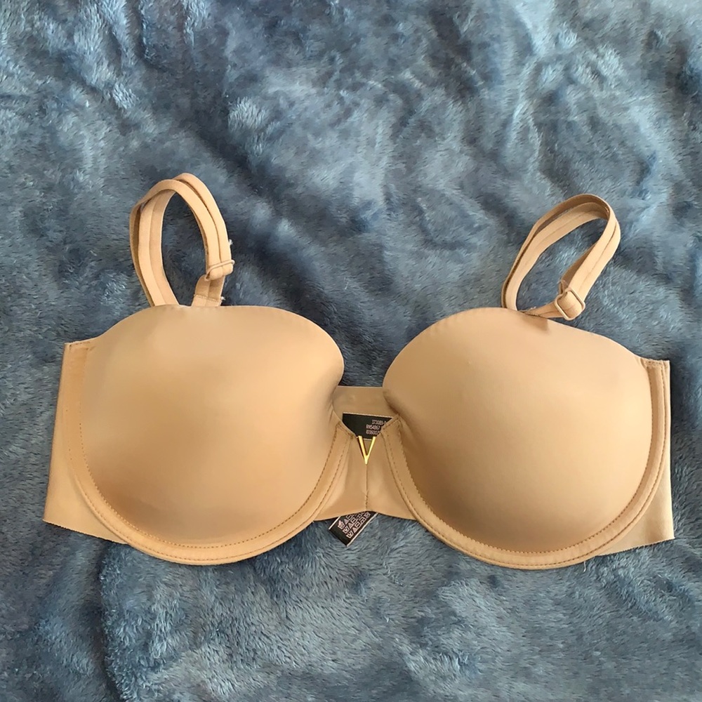 Victoria’s Secret strapless/multi-way bra